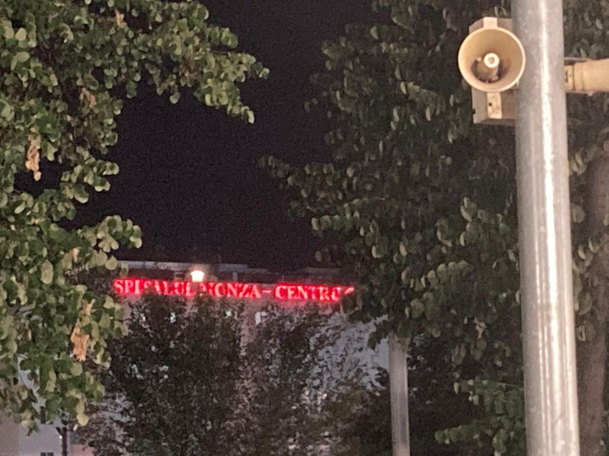 Royal Studio National Arena - Free Parking بوخارست المظهر الخارجي الصورة